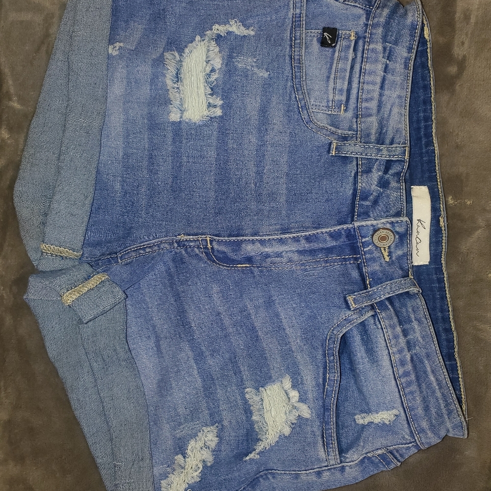 KanCan Jean shorts size 27